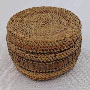 Miniature woven Makah trinket holder basket